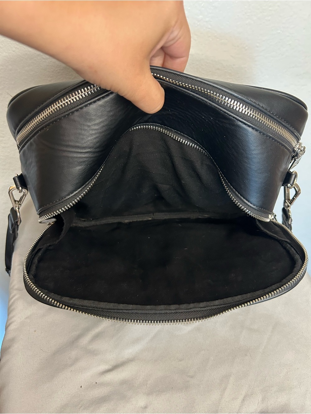 Steve Madden Black Pebbled Satchel with Top Handles - Picture 10 of 11